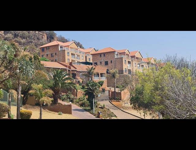 2 BEDROOM APARTMENT FOR SALE IN WINCHESTER HILLS